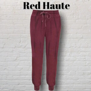 NWOT RED HAUTE Classic jogger in out light and transitional ottoman